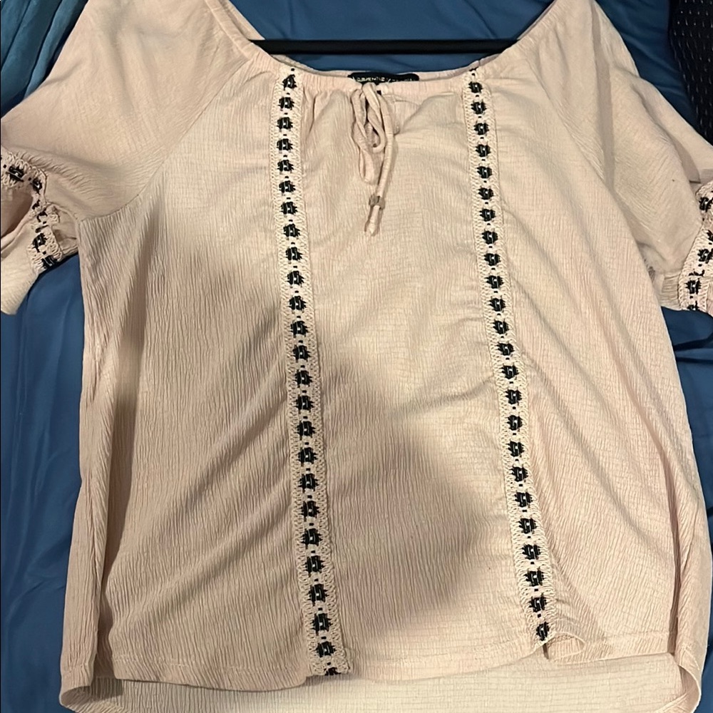 Adrienne Vittadini White and Black Tie Front Embellished Blouse